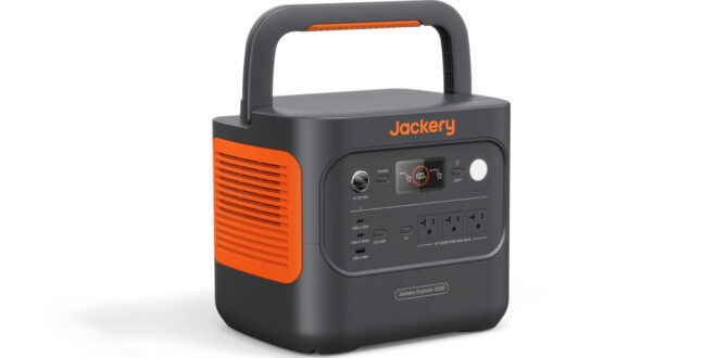 Jackery Explorer 2000 v2 Portable Power Station